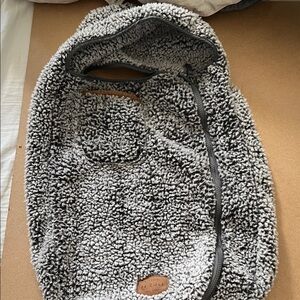 JJ Cole Bundle Me car seat cover Gray Sherpa